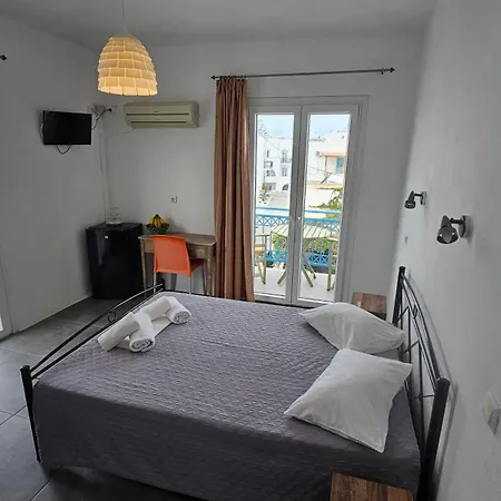 Guest house Very-kokkos 2 Naxos City